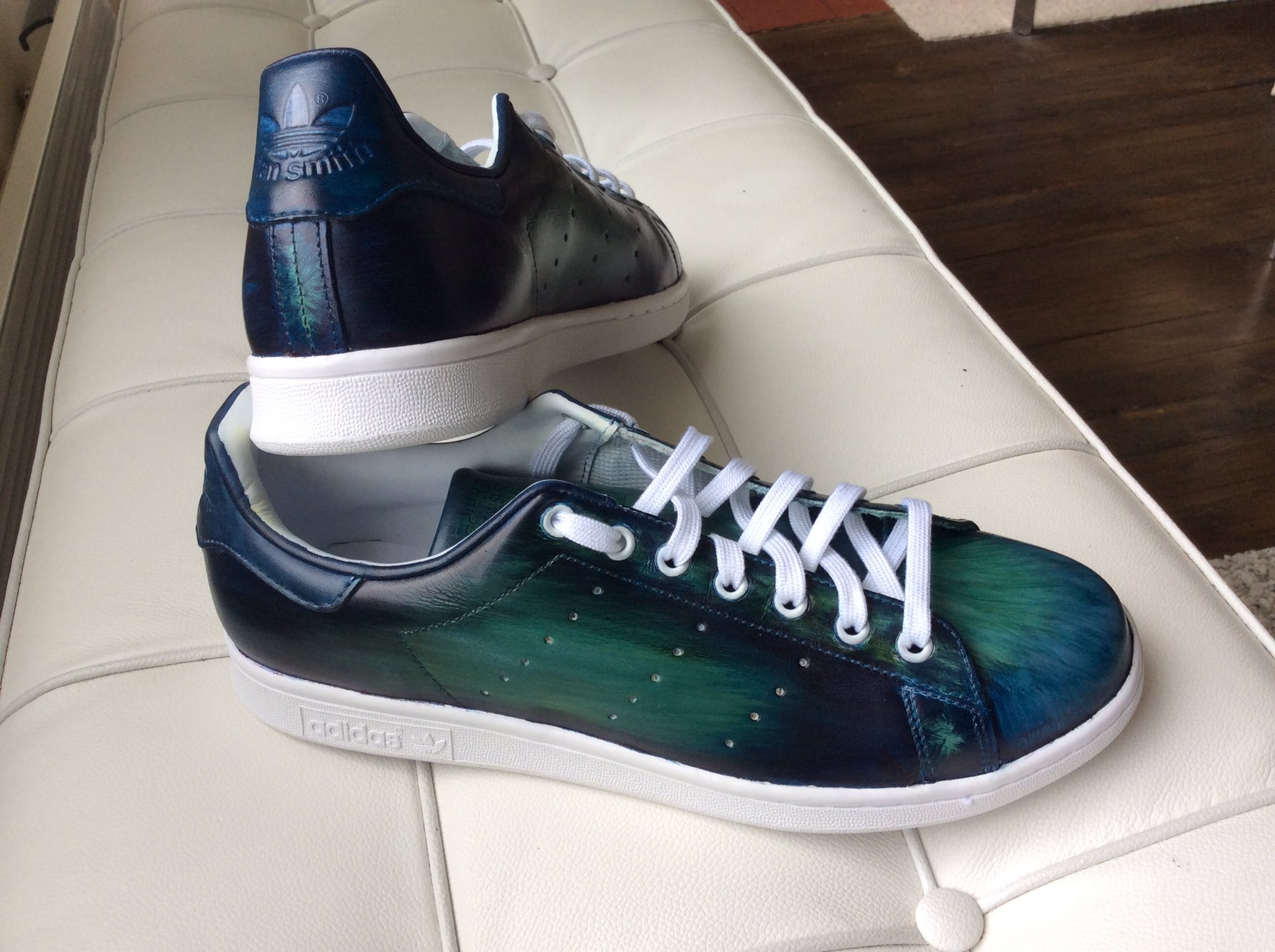 Florence Patine on X Pour l ete Stan Smith patinee en vert et bleu jean clair https t fe0F1xjdGZ X