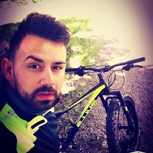 TuttoMTB's tweet photo. djlaidbackmix / #fatbike #trainingmode #offroadmode 🚵 https://t.co/1Ujk56JXX4