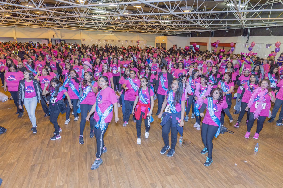 SGadiLondon's tweet photo. Team #KingsburyMandir at last nights #HarrowStepsUp @SLHmidnightwalk @StLukesHarrow #SwamibapaPhotography https://t.co/GSurId91qU