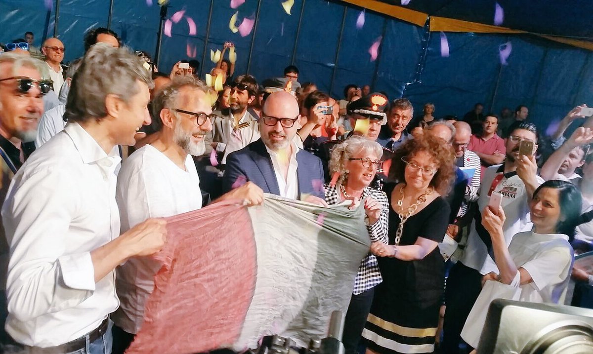 sbonaccini's tweet photo. Ad inaugurare @AlMeniRimini con chef number 1️⃣ @massimobottura ed il Sindaco @andreagnassi #foodvalley nel mondo! https://t.co/8hUhEV3lfs