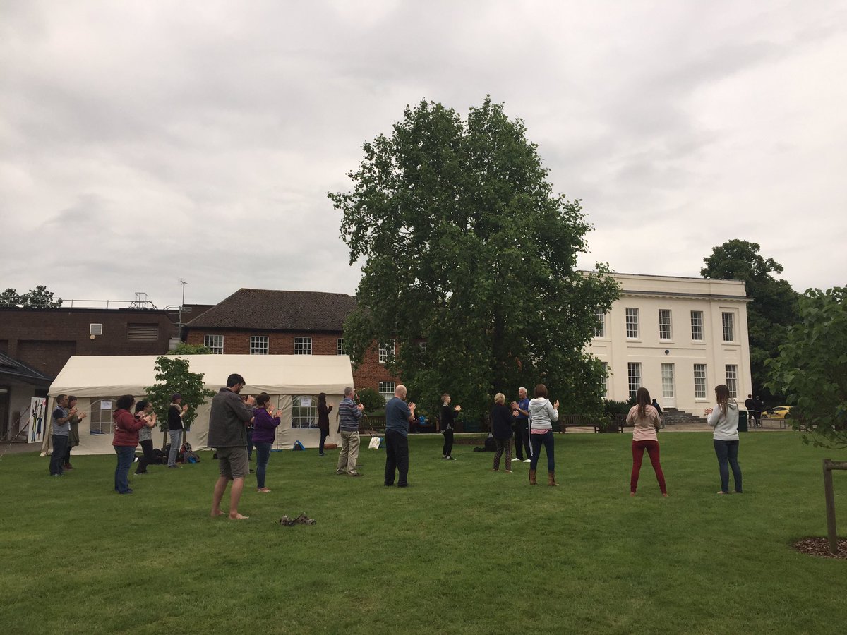 leannequainton's tweet photo. Winding down with a bit of Thai Chi at #OUstudents16! https://t.co/Y7P9jI5x9m