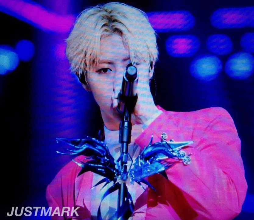 justmark0904's tweet photo. 160618 Fly in GuangZhou #Mark #마크 night~<💓💓 @mtuan93 https://t.co/rc2JY57WW5