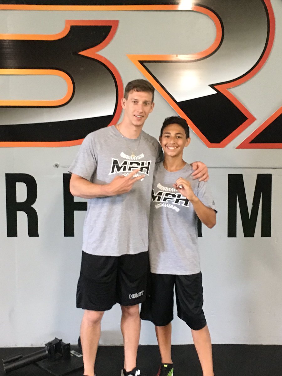 mphpitching's tweet photo. Blessed with having the opportunity 2 work with such talented athletes. Alex has gained 20 MPH in 2 years. #20in2 https://t.co/u6as6KIyGO