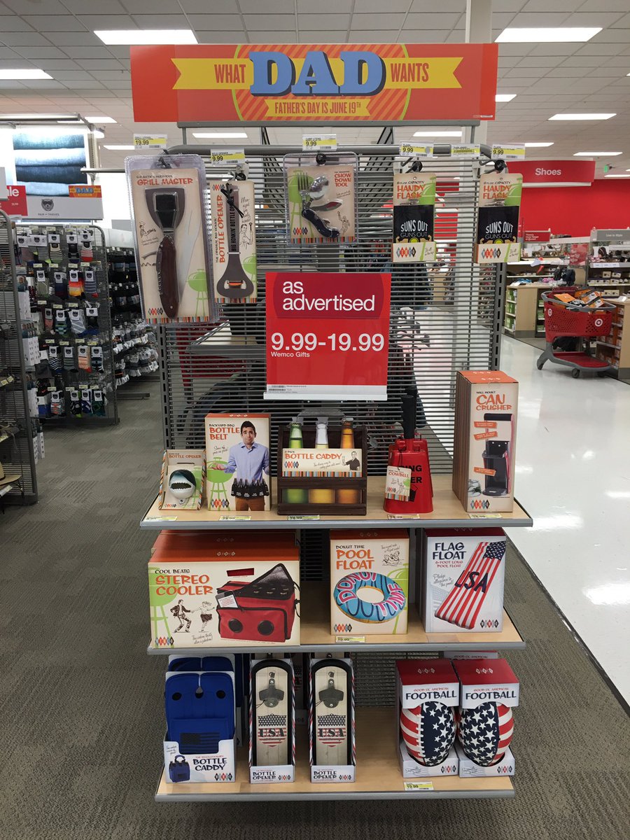 TGTSamuel's tweet photo. Father's Day endcaps are fun and impactful, just like our dads! #TargetStyle #dadswag #keepingitfull #stylewithsam https://t.co/9baZxRSS8K