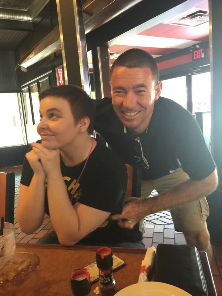 dickiececee's tweet photo. havent been on twitter in ten years and my brother is a butthole hello https://t.co/QnV9QtNtum