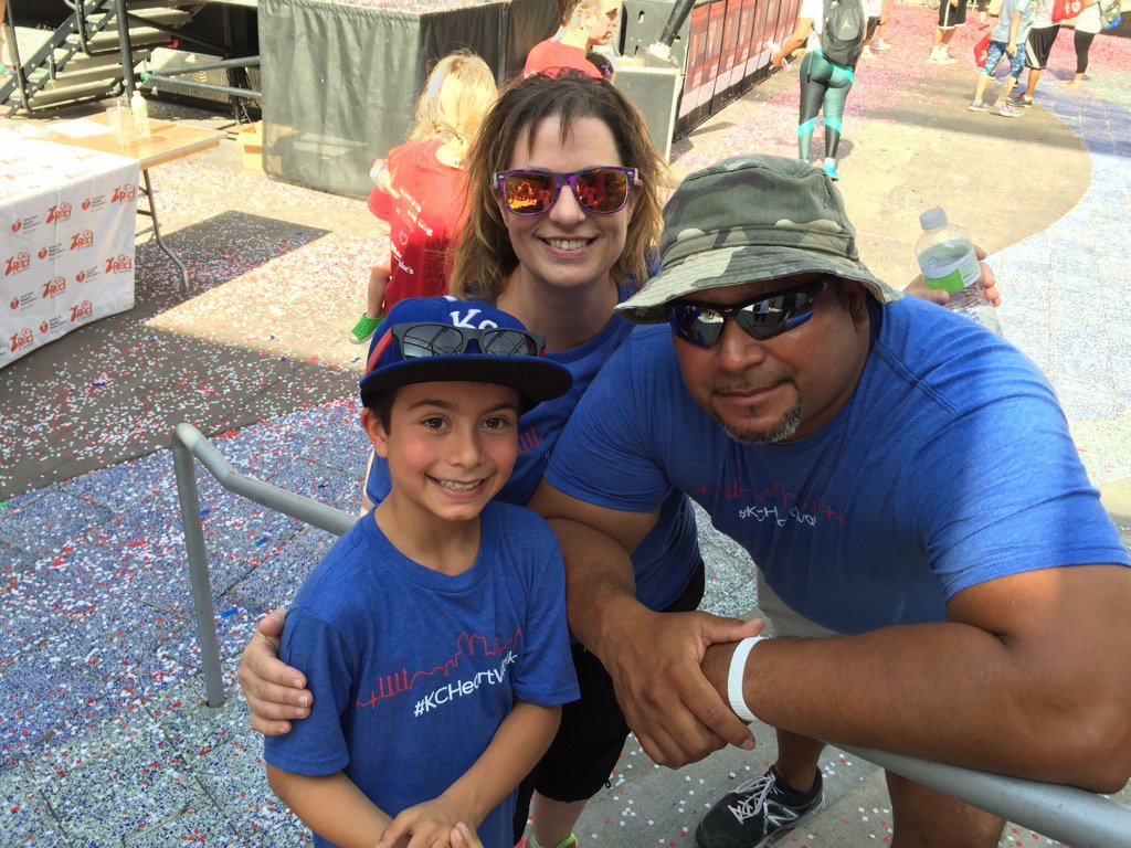 Lindainchitown's tweet photo. #KCHeartwalk @AHAKansasCity https://t.co/Hh01BlGjVz