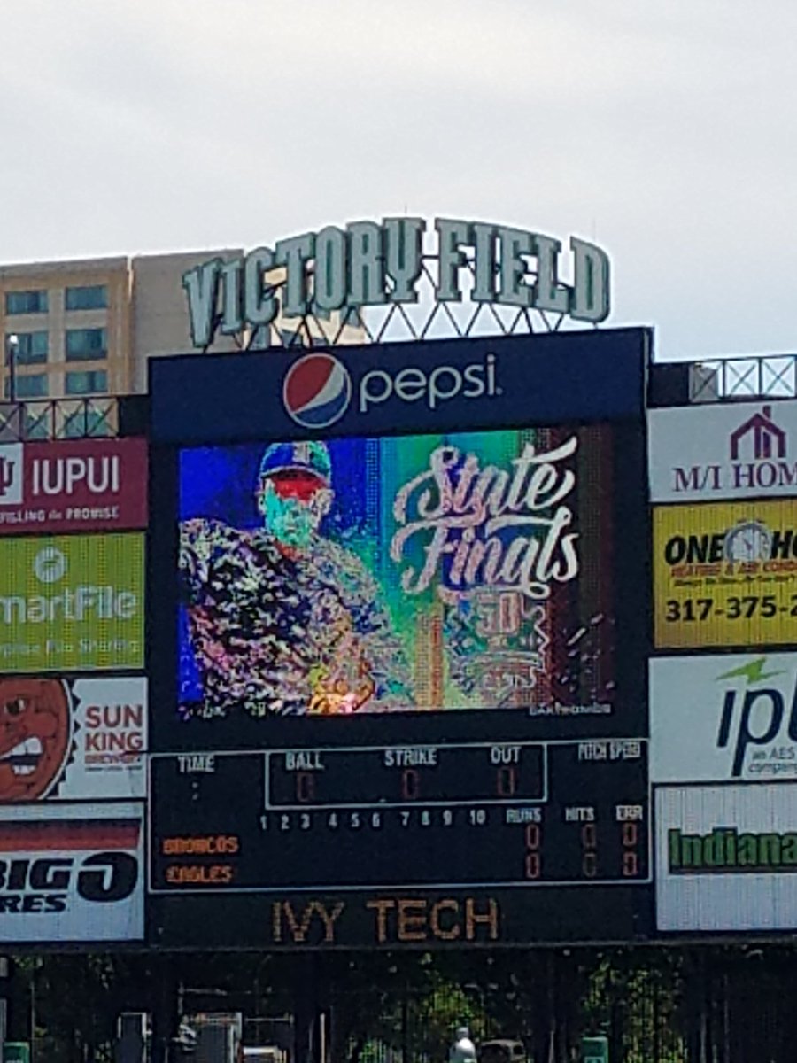 Theculinarykid_'s tweet photo. It's time.... #Makeahistory #NotDoneYet @DHS_Broncos https://t.co/6uFRqHyj9X