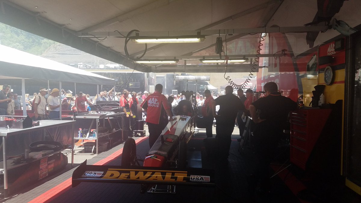 TeamKalitta's tweet photo. The sweet smell of nitro is in the air in the @Mac_Tools pit as @Air_Doug warms up for Q3! #GreatToWorkWith #NHRA https://t.co/6rOSn9QTpd