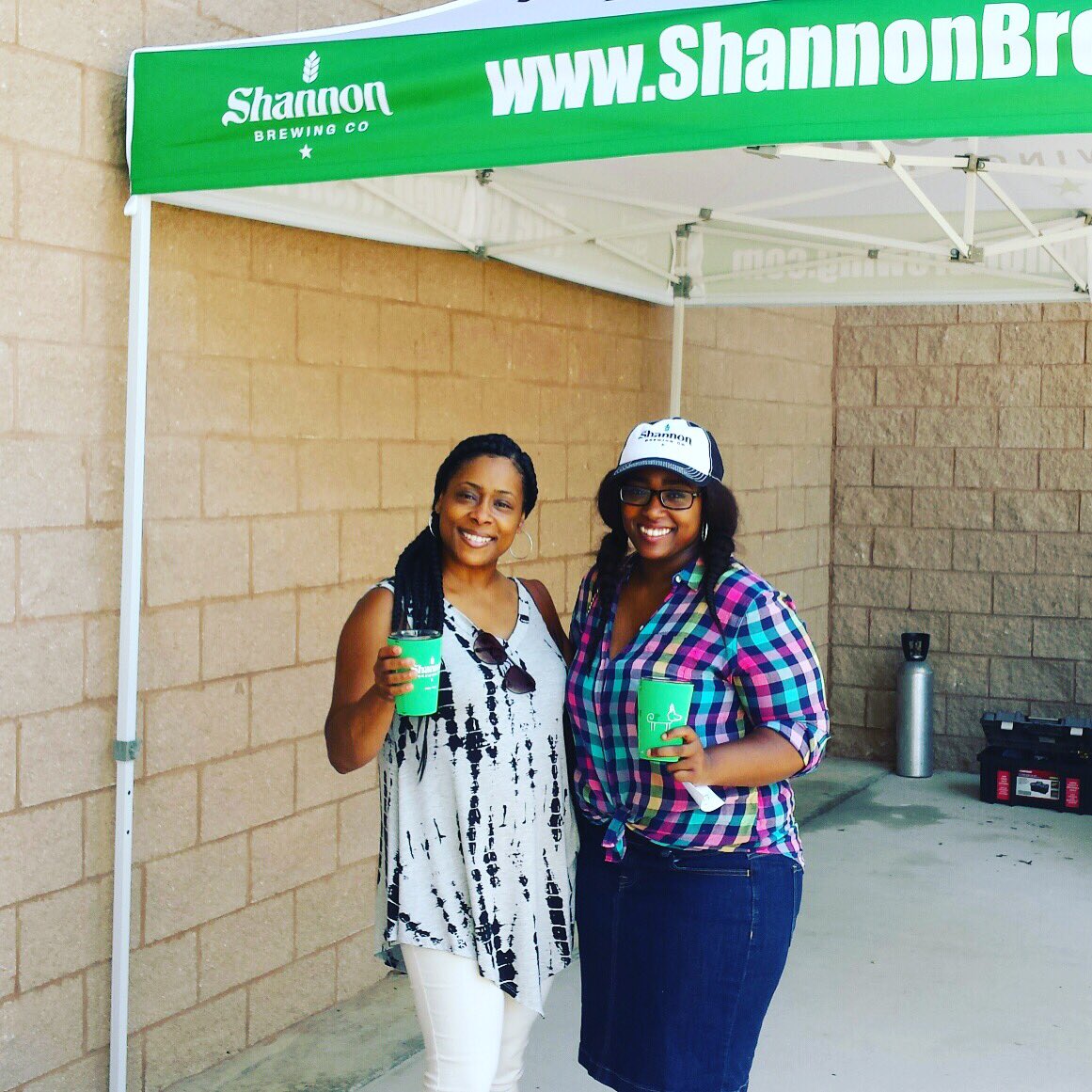 BriBailey89's tweet photo. @ShannonBrewery #dadfest2016 #shannonbrewingcompany https://t.co/Fkv7UJDngR