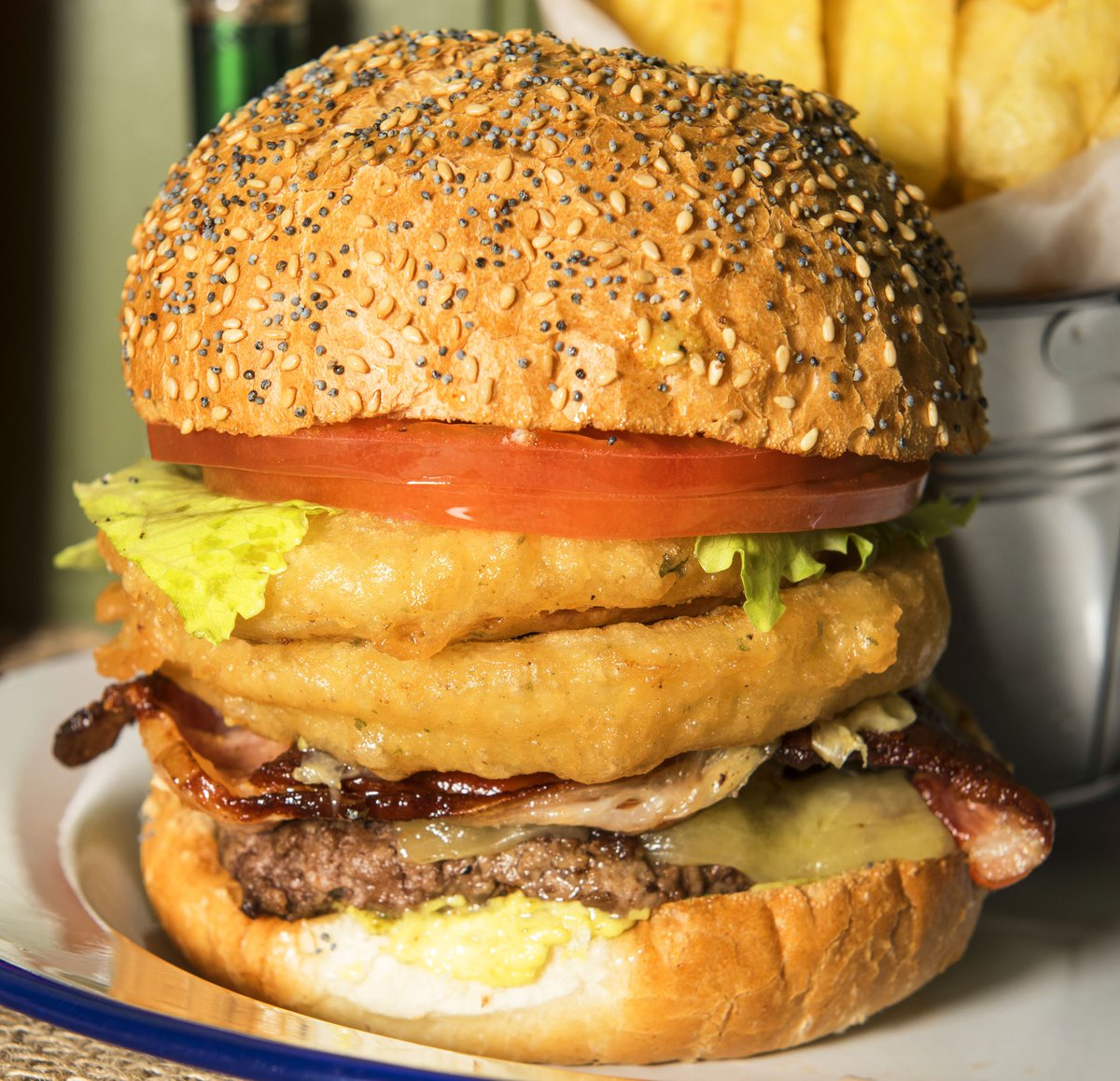 Deliveroo_IE's tweet photo. Burger 1, 2 or 3 from @bobosburgers? Tweet us your answers! Then get one ordered! We will drop it off. #OverToRoo https://t.co/63lFgnMxQH