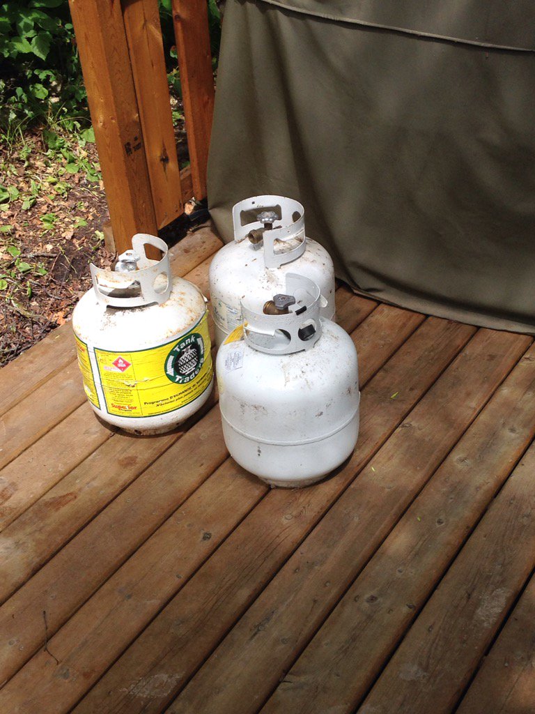 MilsyX2's tweet photo. Classic dad move having enough propane for 6 summers for the big BBQ tonight!! #cantrunout #noonecandrive #lakelife https://t.co/5BpMh4zjXH