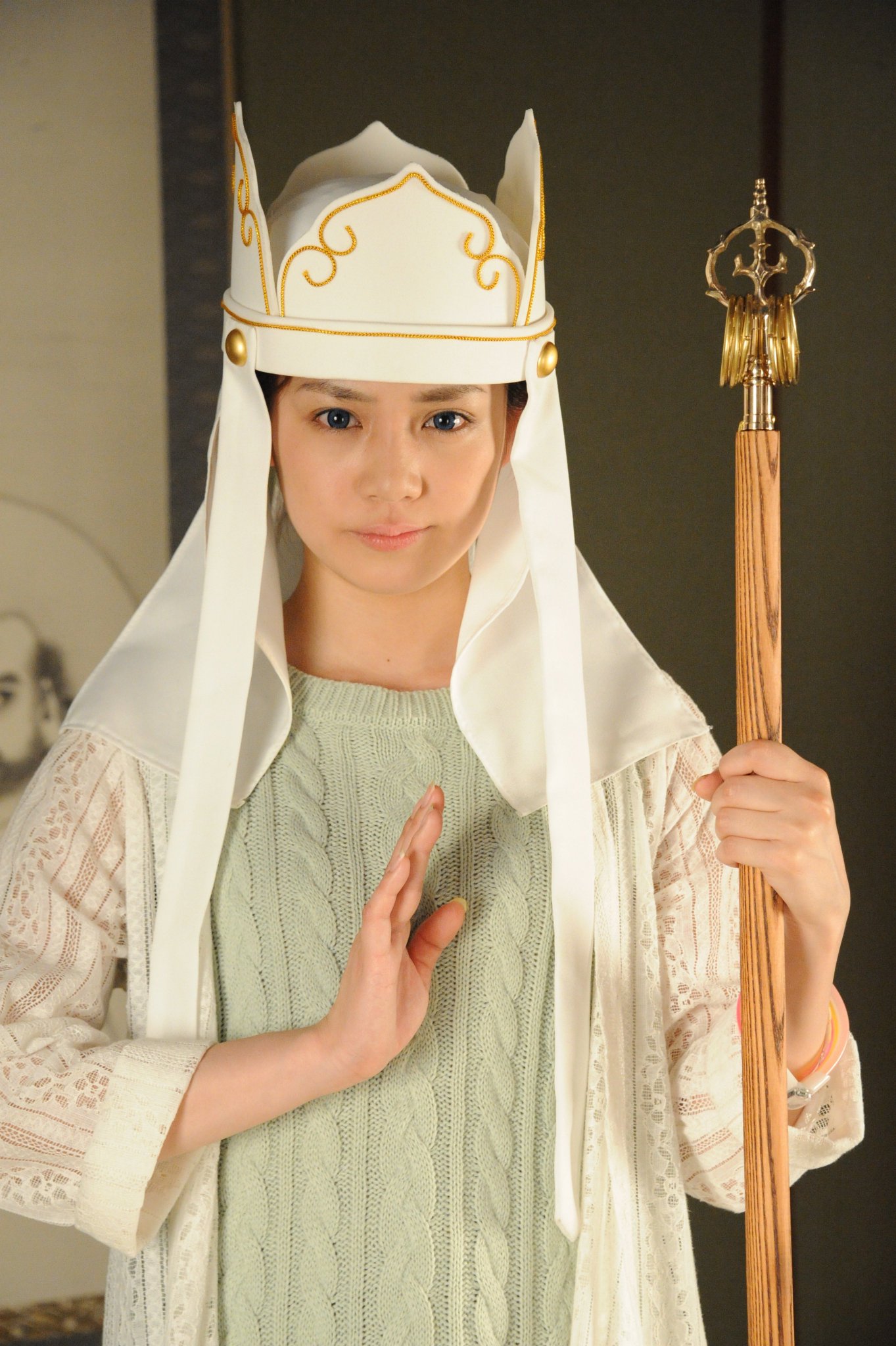 仮面ライダーゴースト Twitter પર 明日朝8時 は36話 猛烈 アイドル宣言 Og奥仲麻琴さん演じる人気アイドルが眼魔に狙われ アカリはなぜかアイドル宣言 タケル マコト アラン それぞれの戦いにも要注目 写真の格好の謎は明日バッチリ 仮面ライダー