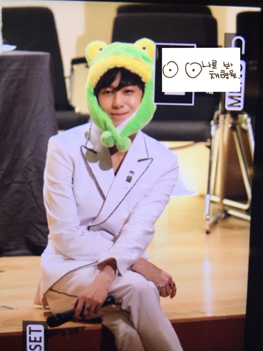 RealHyungW's tweet photo. 160618 종로 팬싸 preview #MONSTAX #몬스타엑스 #형원 #HYUNGWON #걸어 #ALL_IN #TheCLAN  �� https://t.co/880TQtVAbG
