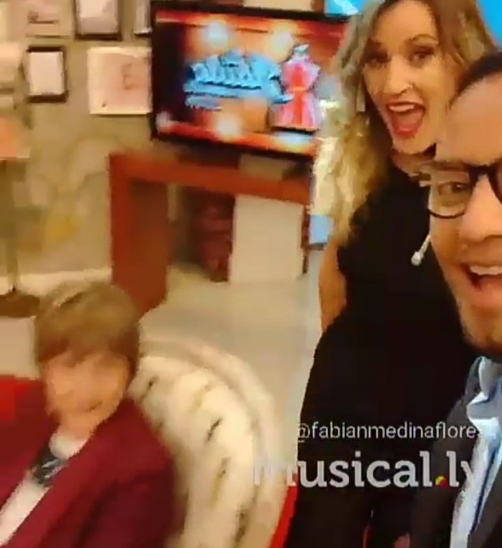 forcendsmicaela's tweet photo. @MicaViciconte cuando fue a la @LaJauladelaModa👑 vía instagram  medinaflores https://t.co/15OhP6feKX