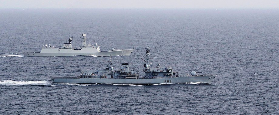 rajfortyseven's tweet photo. #China #PLAN #Type54A #531 Xiangtan escorted by #Type23 #HMSSomerset #F82 6/14/16 through Dover Strait to North Sea. https://t.co/v6mukrWEGj