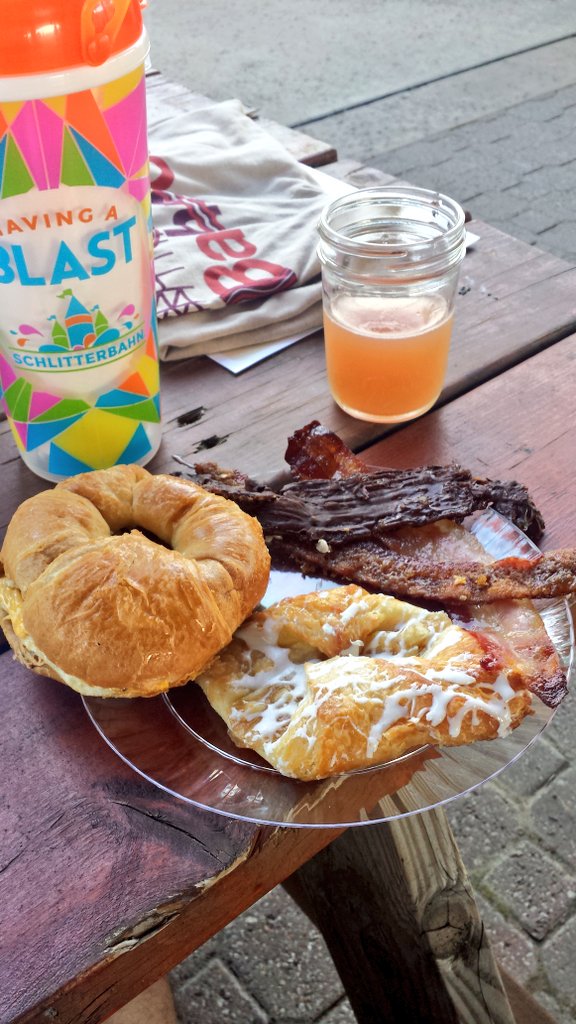 coasterchitchat's tweet photo. Breakfast at #BahnCon here at @Schlitterbahn with @ACE_HoA! #BaconCon #RideWithACE https://t.co/6JJQYB0dVD