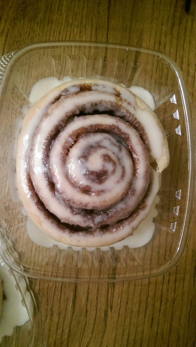 Chipped_Mug's tweet photo. At the Salem Farmers Market 
#AppleDumplings #CinnamonRollRevolution #GlutenFree #FreshWholeBeanCoffee https://t.co/ds3gb1vQjP