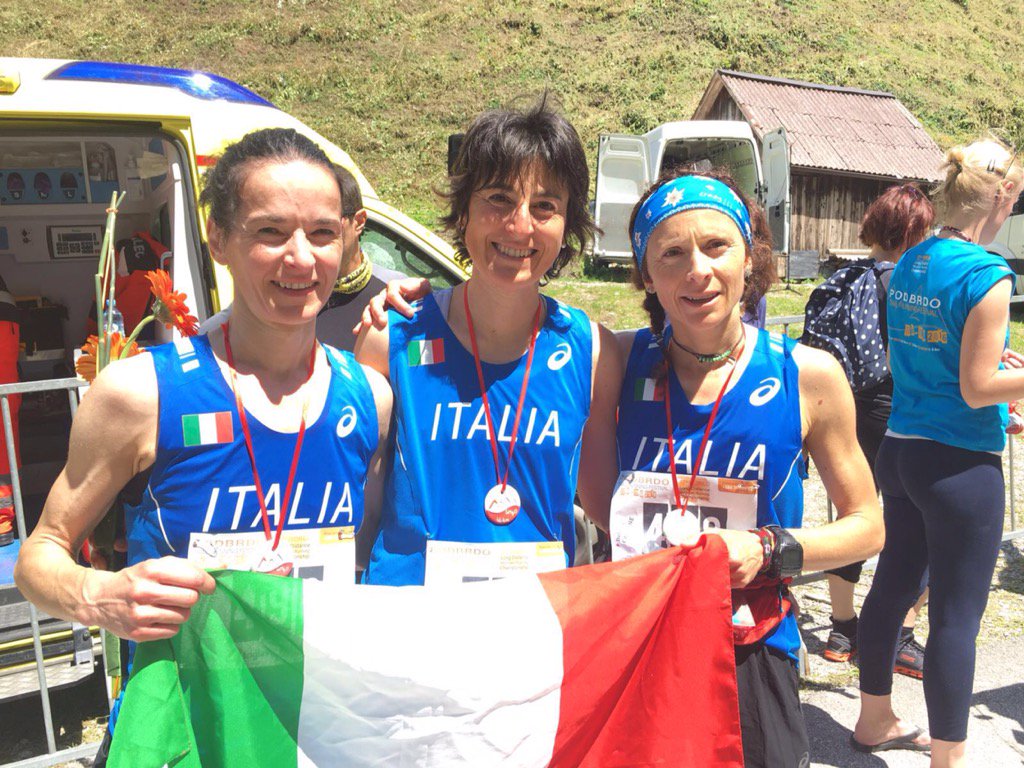 jonospulse's tweet photo. Winning Italian team (4th girl in ambula behind recovering!!) a great effort.#Confy v happy 2nd #wmralongdistance https://t.co/JE1m1EqKkw