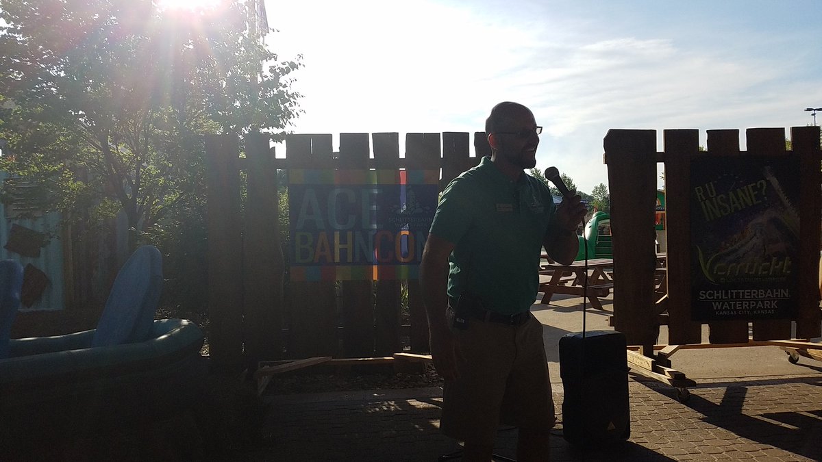 aceonlineorg's tweet photo. @Schlitterbahn management welcomes ACE to @ACE_HOA #BahnCon #RideWithACE #BahnLove https://t.co/rIxRtZ9CUX