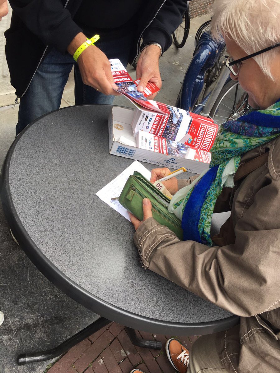 BREAKING NEWS || Laatste GEDRUKTE <a href="/hoornsestadspas/">Hoornsestadspas</a> is vanmiddag VERKOCHT!! #hsf16 #hoorn || hoornsestadsfeesten.nl