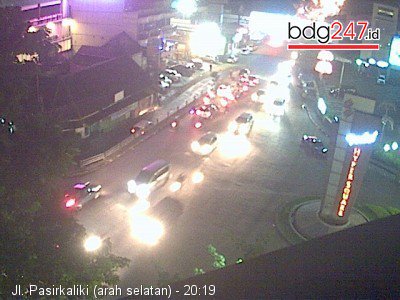bdg247_id's tweet photo. Kondisi Lalin Jl. Pasirkaliki (arah selatan) - 20:19 - https://t.co/yjE4vFazxR https://t.co/55a3nBFMsa