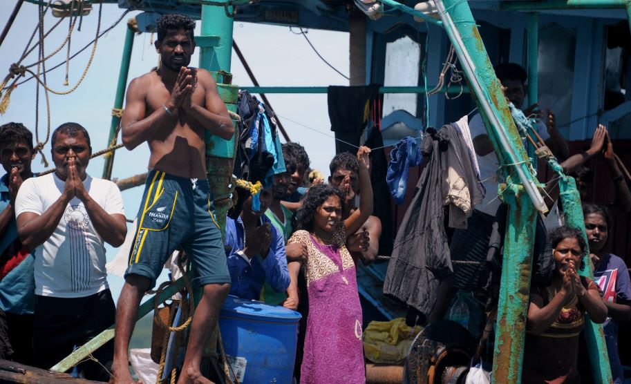 timesofindia's tweet photo. Indonesia lets migrants ashore after week on stranded boat https://t.co/VooYtE2zEm https://t.co/lcVOA9lvTx