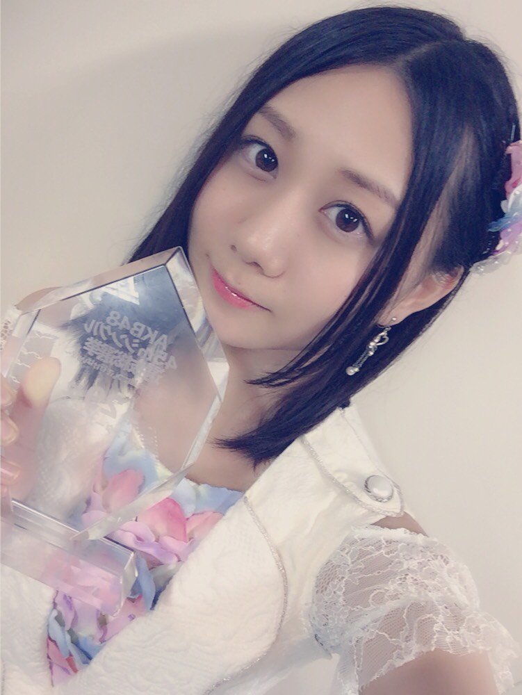 alto_nao's tweet photo. 選抜総選挙 29位 嬉しいです！
本当に本当にありがとうございます。

あの舞台上で悔し涙を流したのは
初めてです。
新しい気持ちに出会えて幸せ。

ここからスタートするね

応援して下さる皆さまと一緒に
選抜を目指す一年にします。 https://t.co/G4RFC3LyJj
