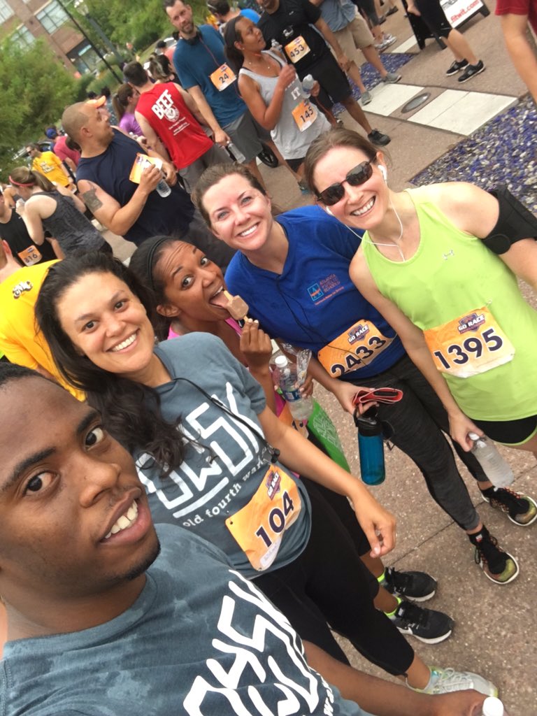 CarstarphenMJ's tweet photo. @HopeHillElem &amp; @hopehillfound raising +$40K 4 schl! (Last👟 b4 @_Stigg11 leaves 4 @umichLSA!) Tks sponsors! #O4W5K https://t.co/EUT8RAY5Og