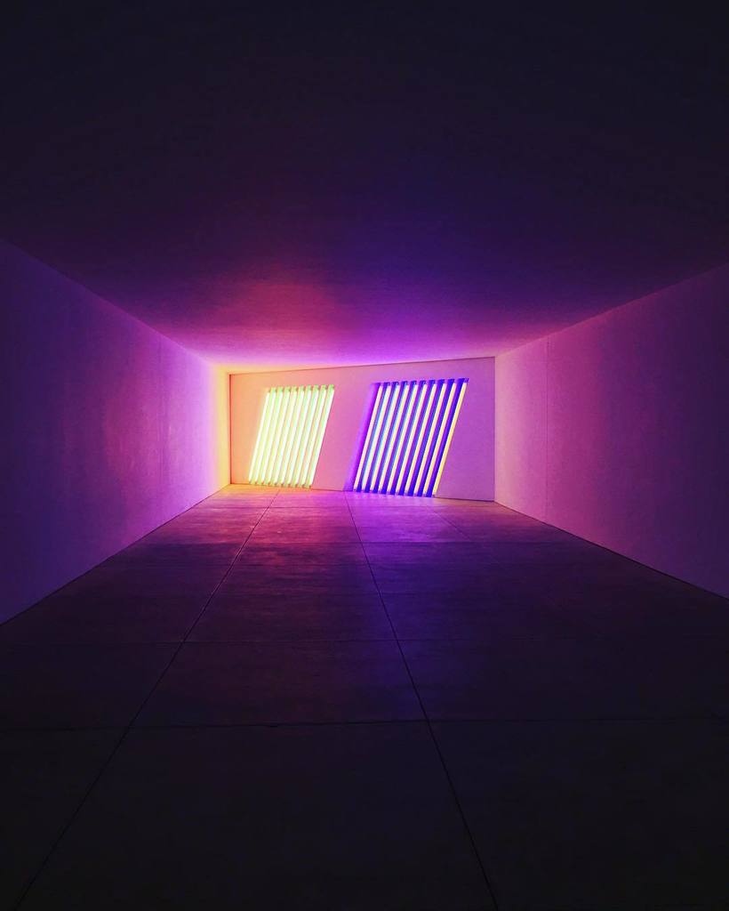 badashdesigns's tweet photo. #mesmerized #marfa #neon #splashofcolor #mood https://t.co/LseeSlrF1T https://t.co/HvKNPebZiO