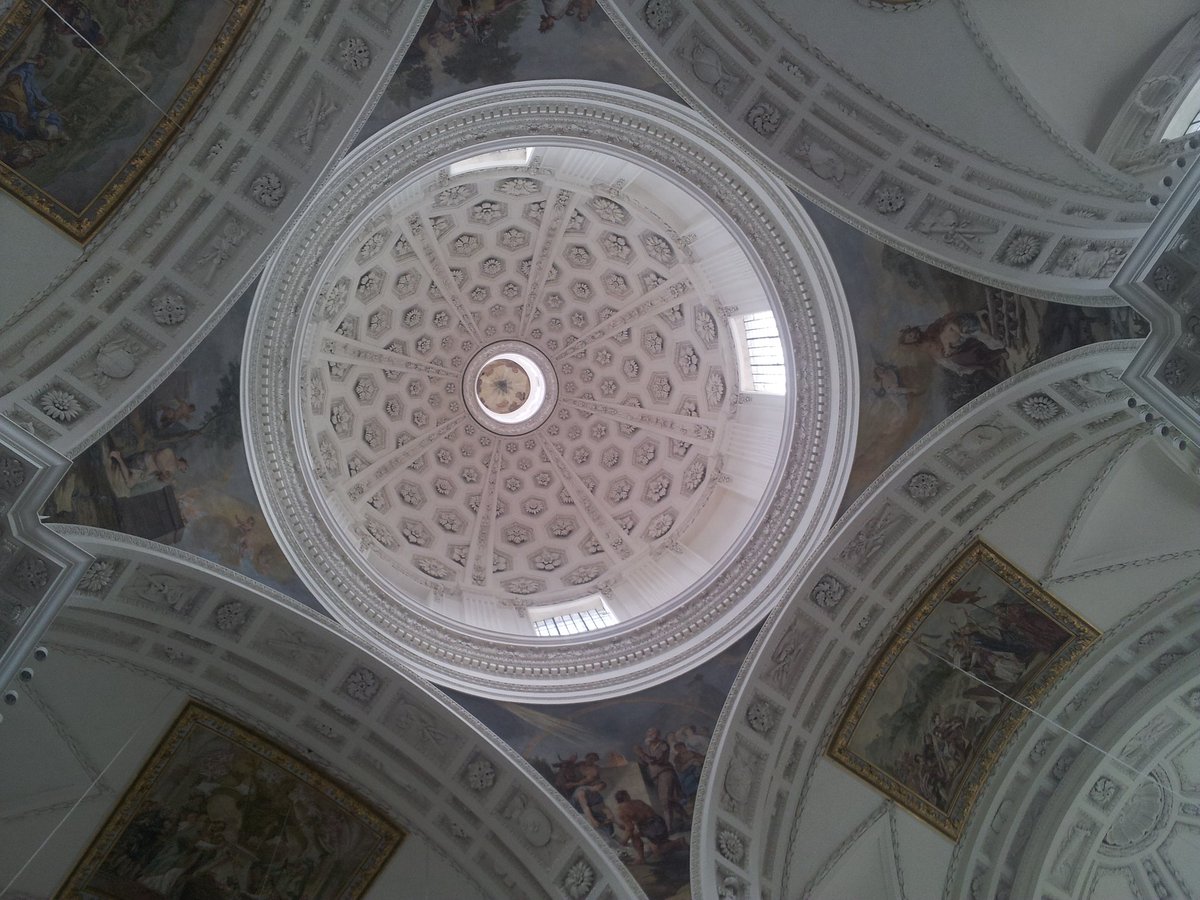 th_schmid's tweet photo. #HVBE @solothurn: vierungskuppel von St. Ursen. https://t.co/kB901WmFfd