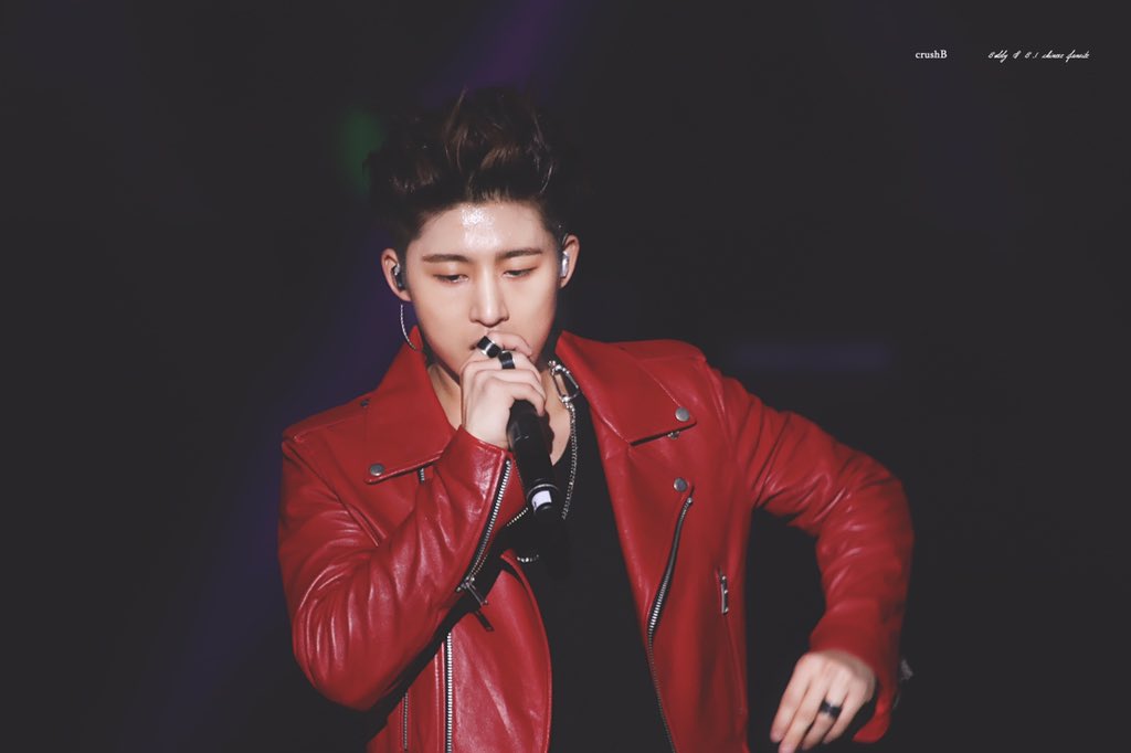 crush2b's tweet photo. 160611 상하이 콘서트 #비아이 #김한빈 #아이콘 https://t.co/uEhzTxEukI