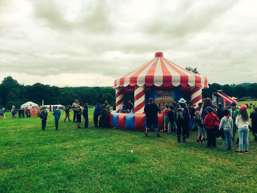 simplythebesttm's tweet image. Great fun here for #cubfest! So much going on! #Cubs #scouts #events #eventprofs #summer #somuchgoingon #jumpoff