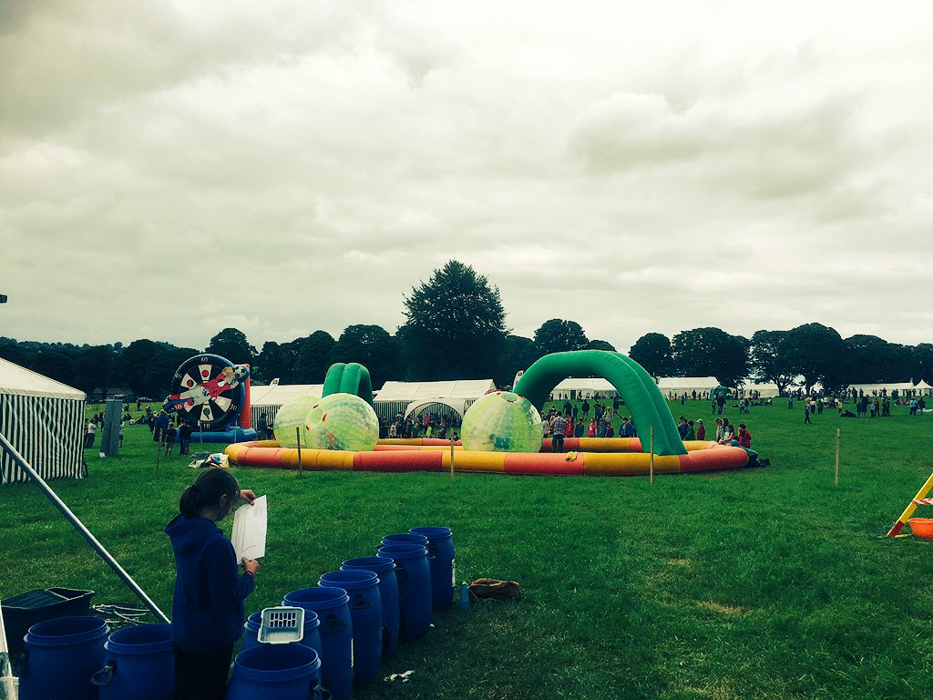 simplythebesttm's tweet image. Great fun here for #cubfest! So much going on! #Cubs #scouts #events #eventprofs #summer #somuchgoingon #jumpoff