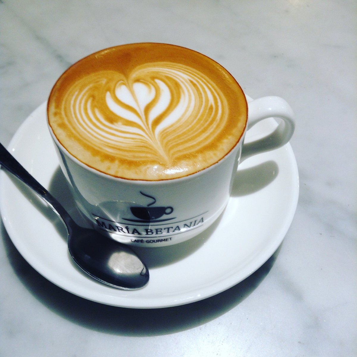 mbetaniacoffee's tweet photo. Latte. Puedes elegir la leche que quieras. #soja #almendras #sinlactosa #descremada #artlatte https://t.co/HHqdQYM91b
