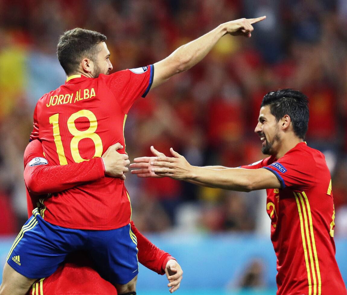 JordiAlba's tweet photo. Clasificados para octavos con orgullo y fuerza.
#FirstNeverFollows y #X16.
Seguimos.... https://t.co/AiR68zGM0d