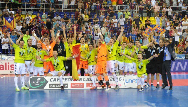 .<a href="/InterMovistar/">Movistar Inter FS</a>,Campeón de Liga al vencer 1-3 al <a href="/FCBfutbolsala/">Barça Futbol Sala</a> en el 4ºpartido de la Final bit.ly/1YyQBy9