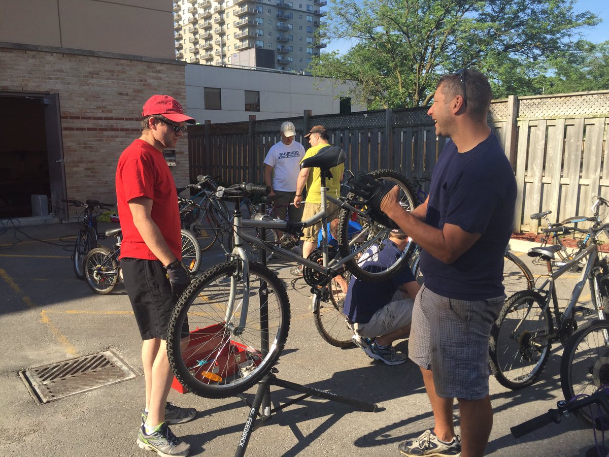 LdnCycleLink's tweet photo. Getting great help from @TalbotStChurch this morning. #Bikes4Newcomers #ldnont #GetSomeoneRiding https://t.co/nPFp9SIFCh