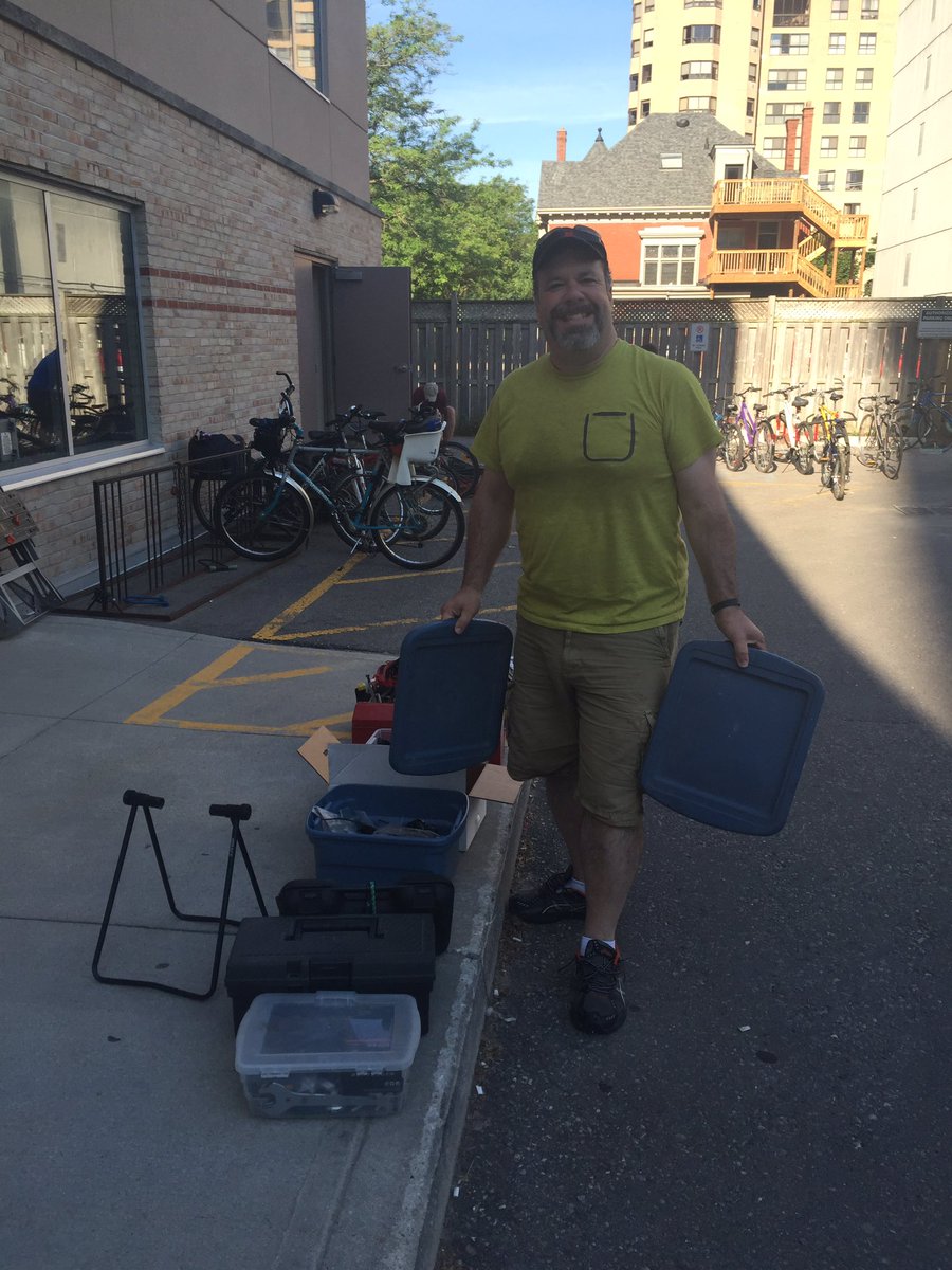 LdnCycleLink's tweet photo. Getting great help from @TalbotStChurch this morning. #Bikes4Newcomers #ldnont #GetSomeoneRiding https://t.co/nPFp9SIFCh