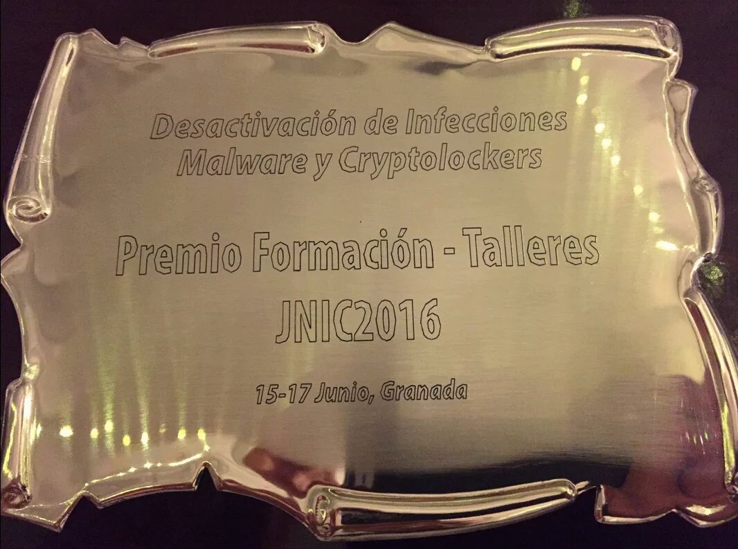 H4ckM33ts's tweet photo. Enhorabuena a nuestro amigo, compañero y miembro del Staff @psaneme por el premio de mejor taller de formación JNIC https://t.co/7XAjyRoeYn