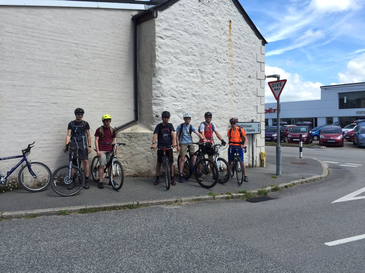 TenTorsESU's tweet photo. Reunion Cycling https://t.co/UhDffCLnbm