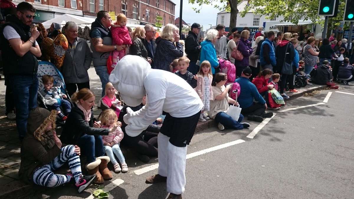 erewashsound's tweet photo. Check out our photos from a fantastic @LongEatonCarny parade earlier today - great turnout! https://t.co/75dmWp1rS0 https://t.co/oakzzPlC2v
