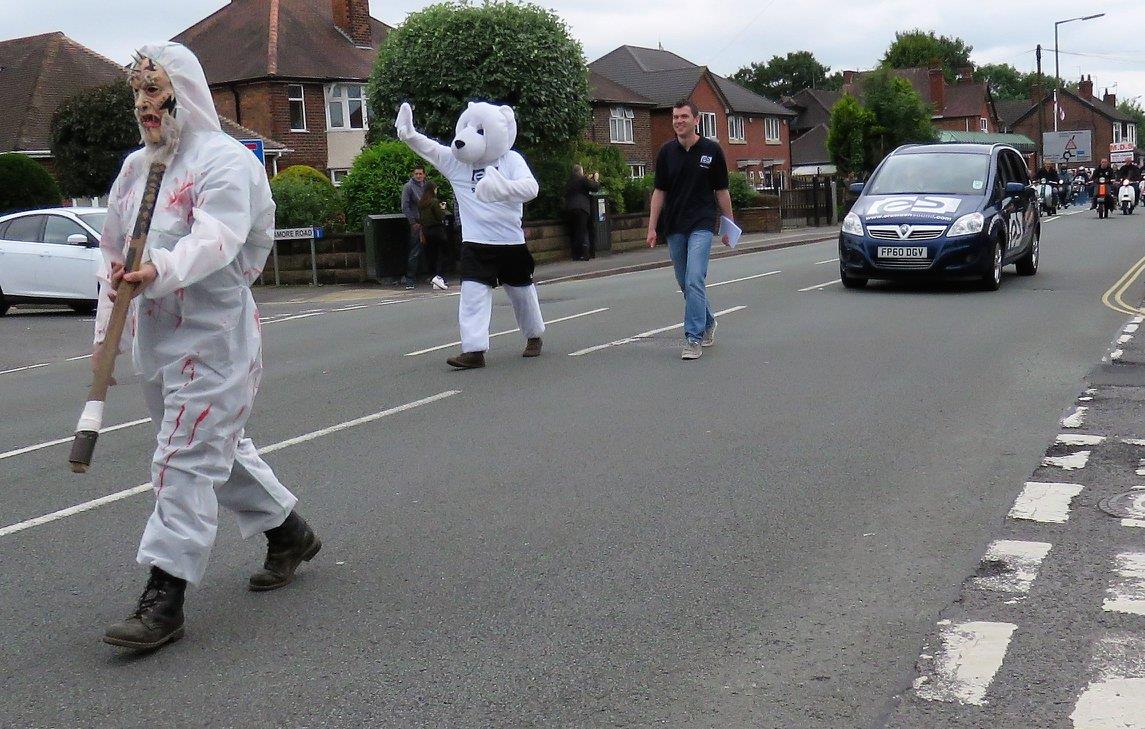 paulstaceyshow's tweet photo. I think the @erewashsound Bear, me and many others in #LongEaton might have tired legs now! Cracking Carnival Parade https://t.co/orBqxckGb0