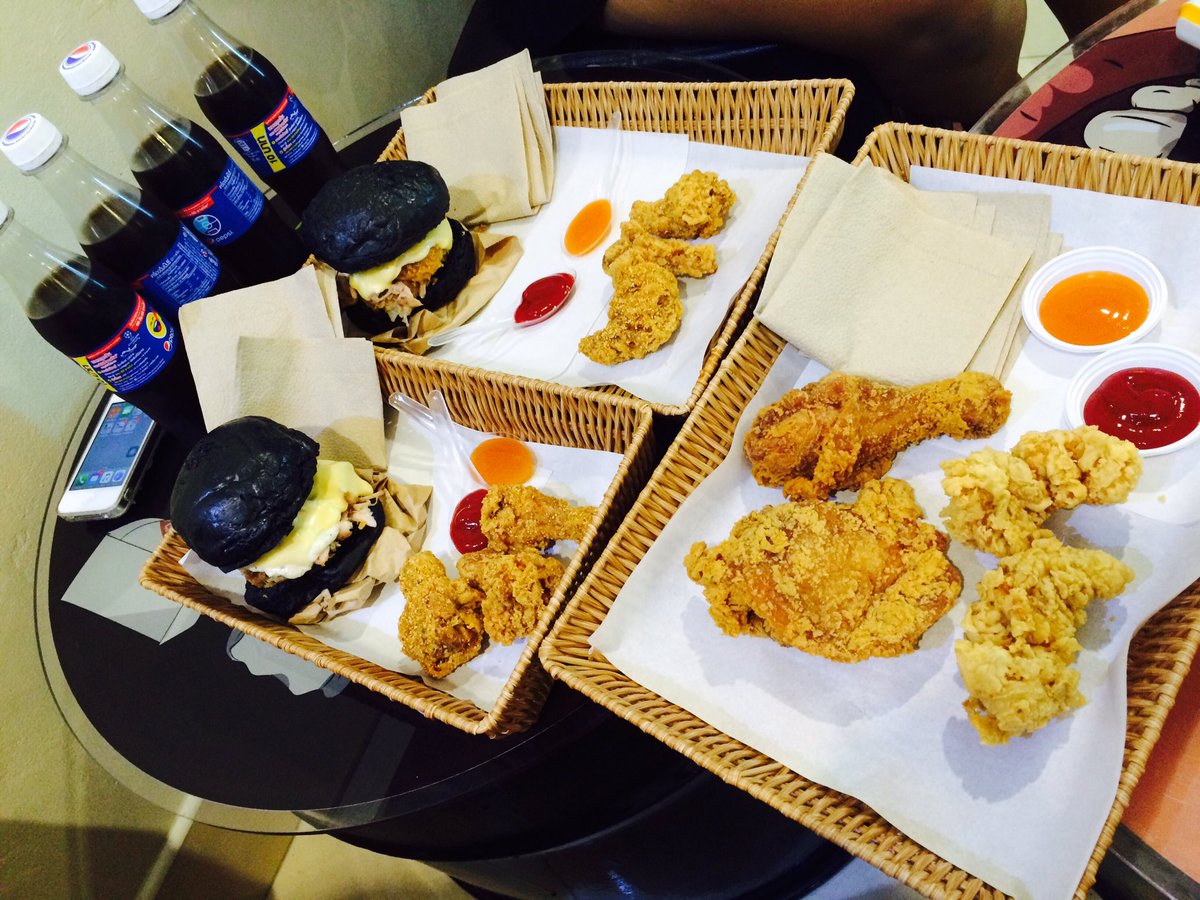 _petrapim's tweet photo. ร้านน่ารัก ราคาไม่แพง😳😍😊 #ReviewPhuket #chickbox https://t.co/pGLQFXw5AJ