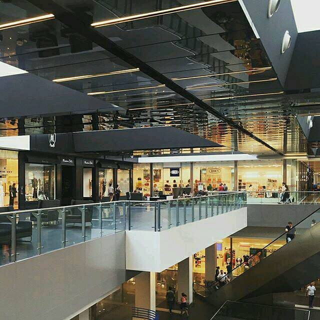 StudioH2G's tweet photo. Ports Di Roma refresh coming to life! #StudioH2G #StudioH2Gdesign #retaildesign #greatcli… https://t.co/MPRr6EWDxc https://t.co/eeXSMr6HGs