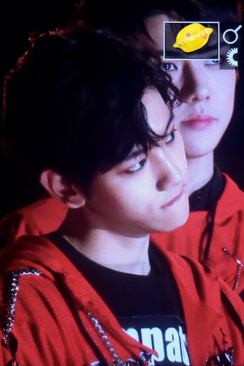 Stardusttttt_'s tweet photo. 160618 Suwon Kpop concert💕 #Baekhyun #백현 https://t.co/8ld23C3vdz