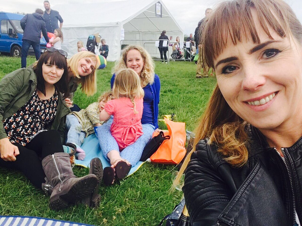 mcmanus0stacey's tweet photo. @HanwellCarnival #HanwellCarnival https://t.co/GbgmJfoaTC