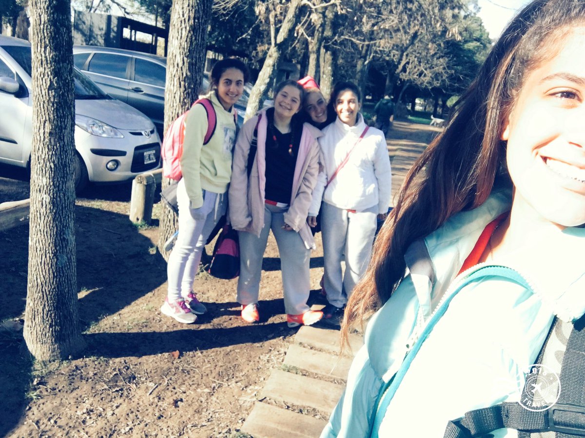 AgoosSerra's tweet photo. Nada mejor que ellas ๐ #ROSSSS https://t.co/NfiQQdXpVa