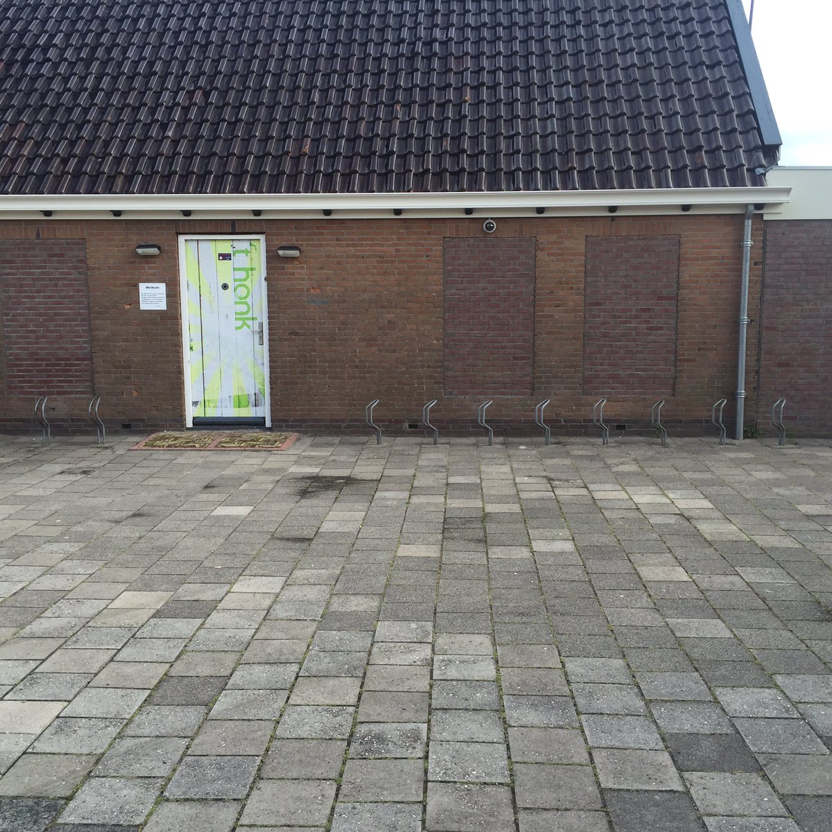 Vandaag klusdag bij <a href="/honkdamwald/">Honk Damwâld</a> met <a href="/leovdermeer/">leo van der meer</a> <a href="/H_Koonstra/">Hendrik Koonstra</a> <a href="/JacobvanderVeen/">Jacob</a> <a href="/Erik_Riemersma/">Erik Riemersma</a>