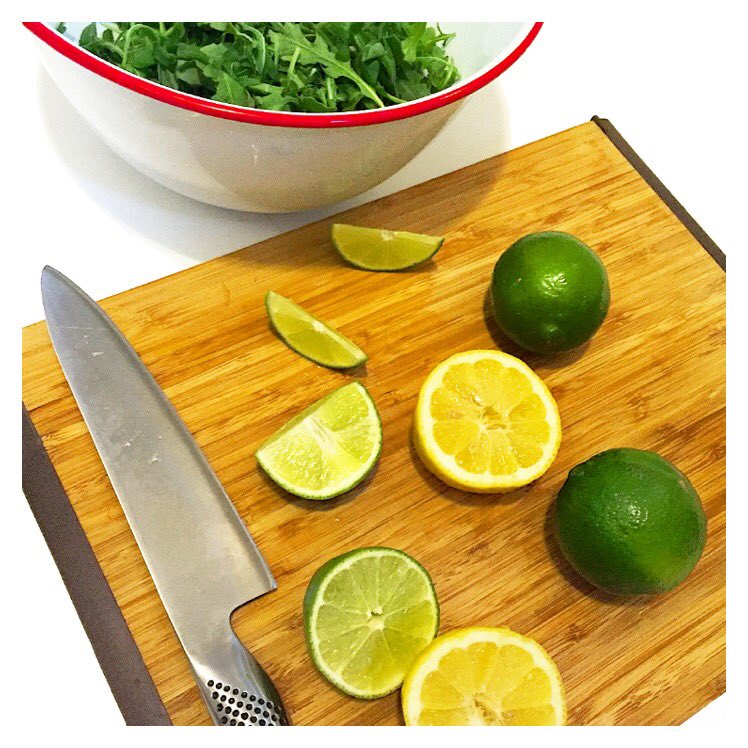 _Rob_Sulaver's tweet photo. Not puttin citrus juice on ur veggies I feel bad for u son. Got 99 problems but alkaline load ain’t 1. #ShredKitchen https://t.co/B651qQ6F8r