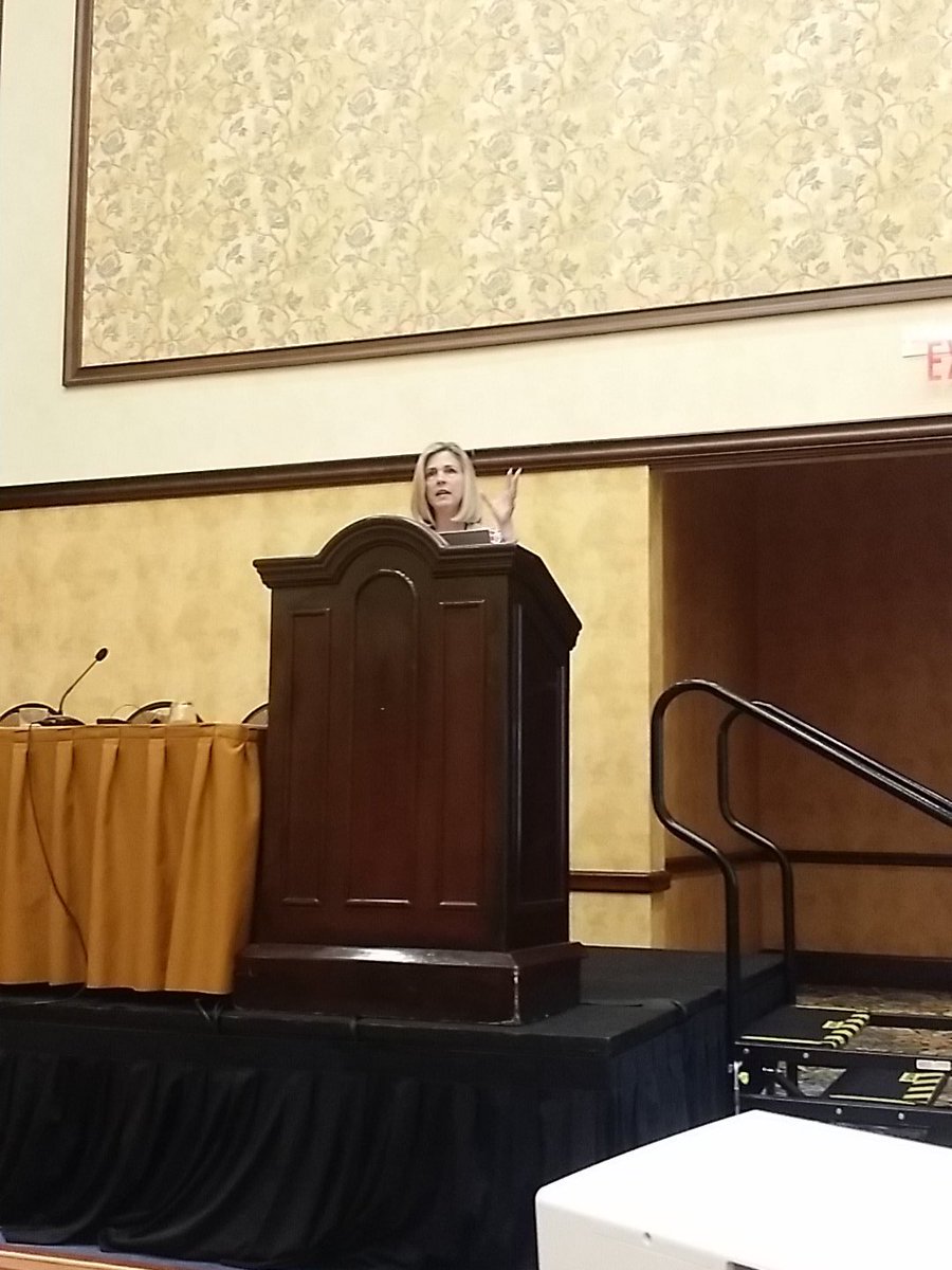 SueNLN's tweet photo. NLN SimLeader Tonya Schneidereth using GoogleGlass to improve student learning-DosageMiscalculations #INACSL16 https://t.co/9WLlmzyuju
